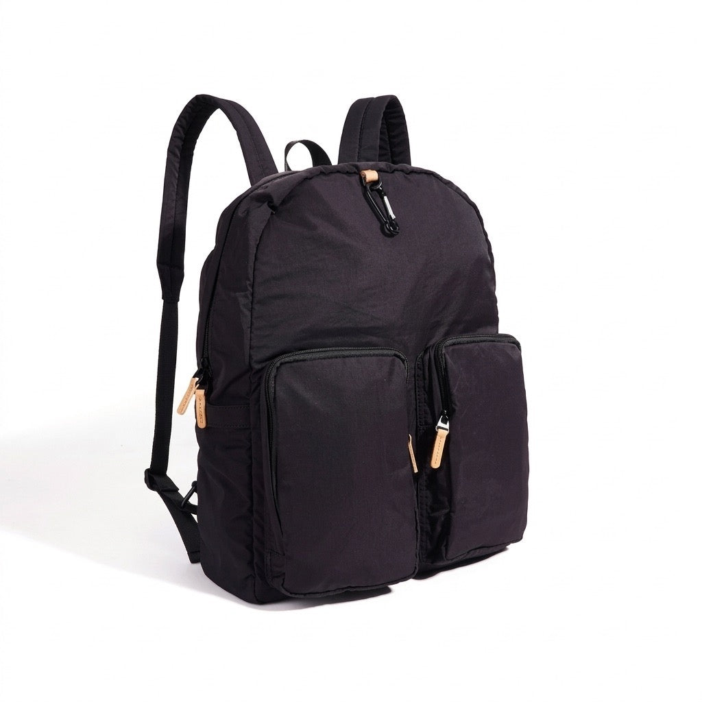 Minimalistischer geräumiger Nylon-Rucksack mit Reißverschluss