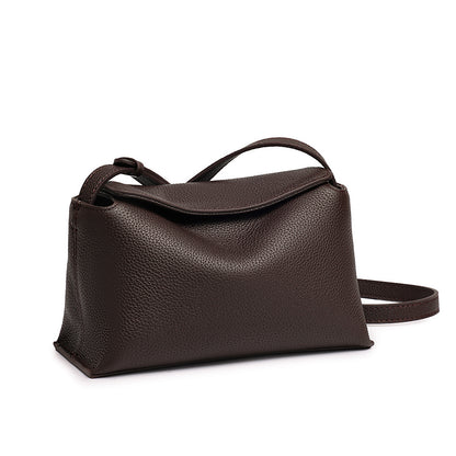 Borsa a tracolla di nicchia artigianale in vera pelle con chiusura magnetica nascosta