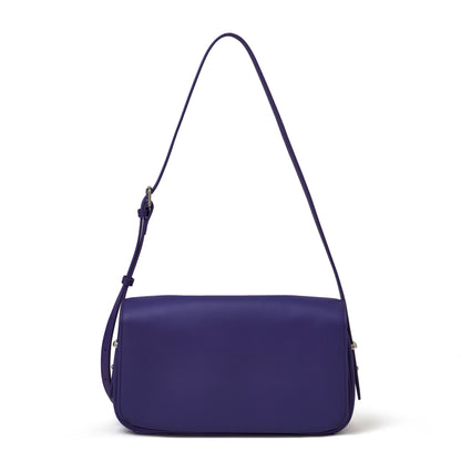 Borsa pochette a busta con patta, in vera pelle opaca e setosa