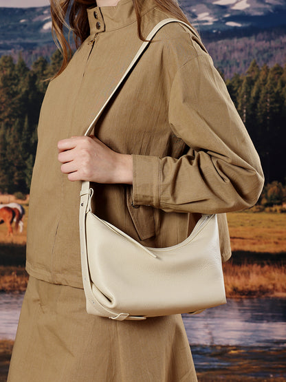 Legere, lässige Hobo-Clutch aus genarbtem echtem Leder  