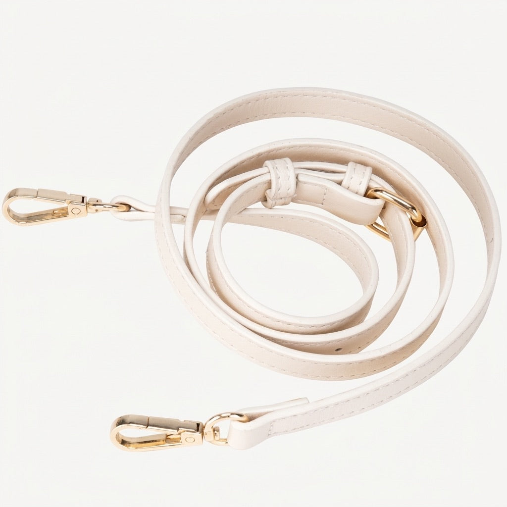 Sac pochette Boston doux en cuir écologique végan avec breloque teckel mignon