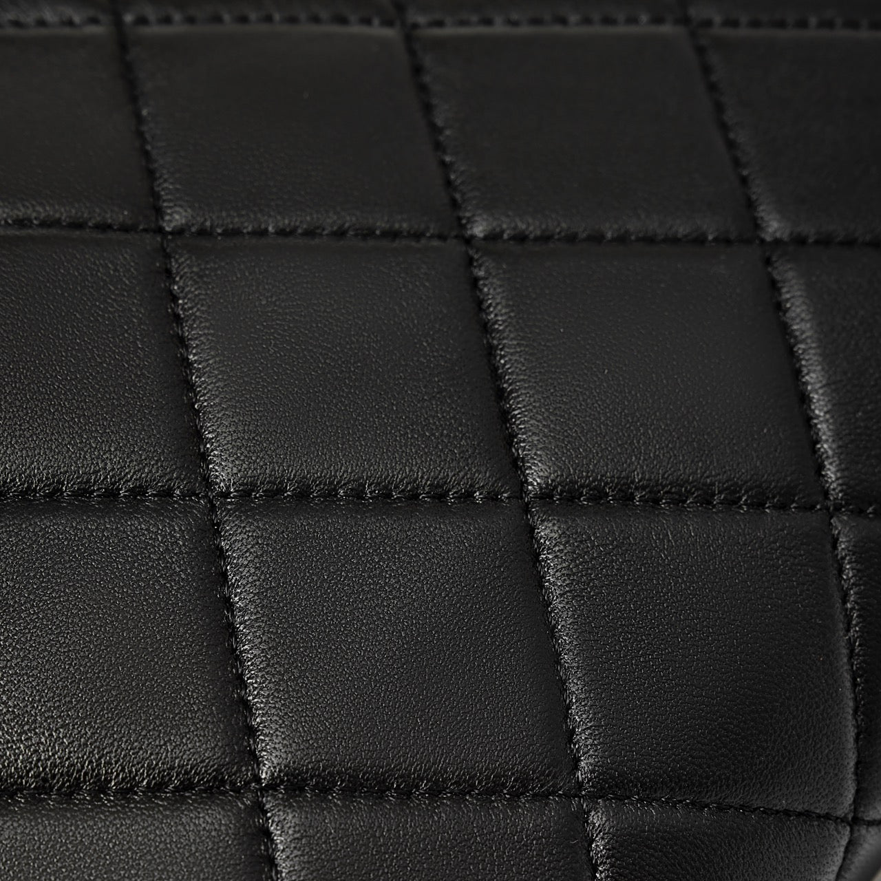 Mini sac pochette matelassé en cuir véritable mouton avec chaîne