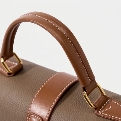 Borsa a tracolla strutturata con manico superiore in pelle minimalista di lusso da donna