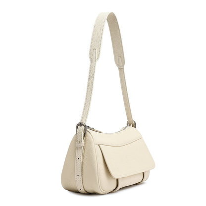 Borsa pochette baguette a patta in vera pelle martellata, dai toni delicati