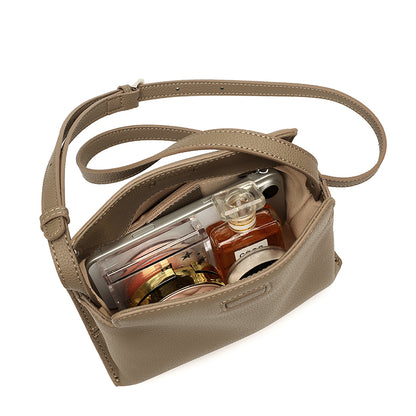 Borsa a tracolla di nicchia artigianale in vera pelle con chiusura magnetica nascosta