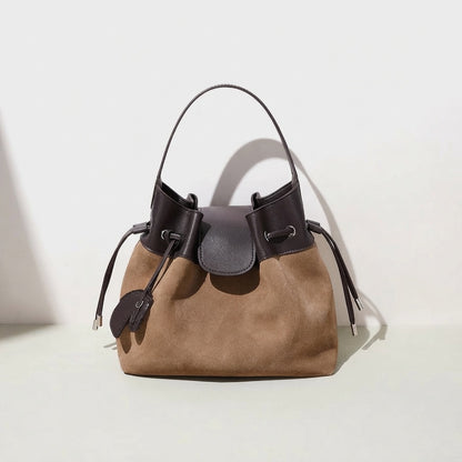 Sac seau chic en cuir suédé avec cordon de serrage et breloque cheval