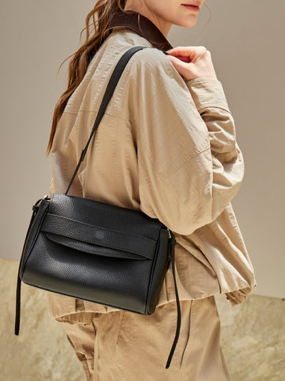 Sac bandoulière à rabat en cuir véritable grain litchi avec bandoulière réglable