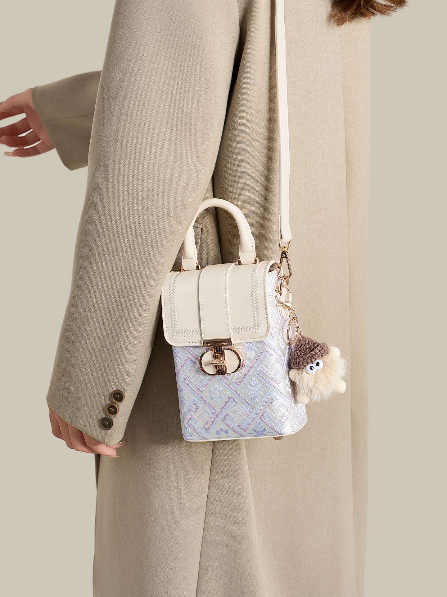 Elegant Oriental Embroidery Vegan Eco-Leather Mini Clutch Bag with Charm
