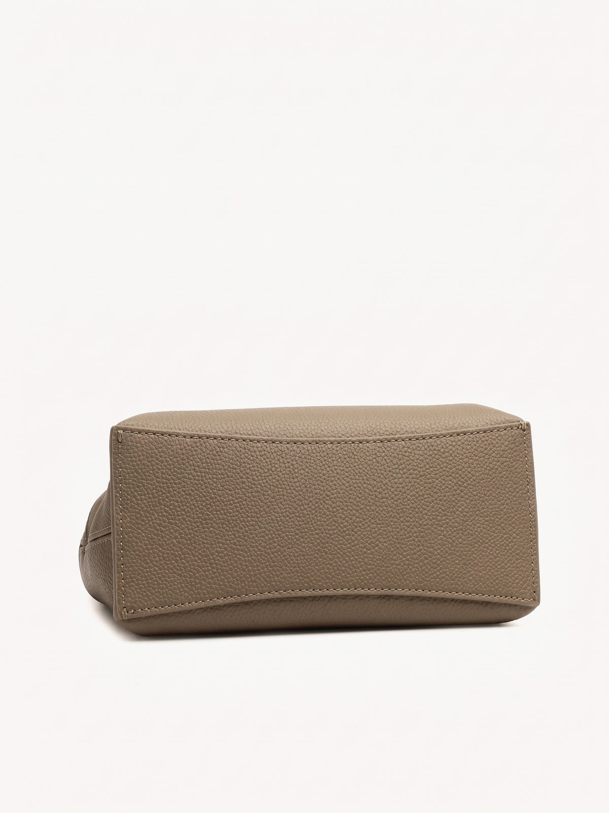 Borsa a tracolla di nicchia artigianale in vera pelle con chiusura magnetica nascosta