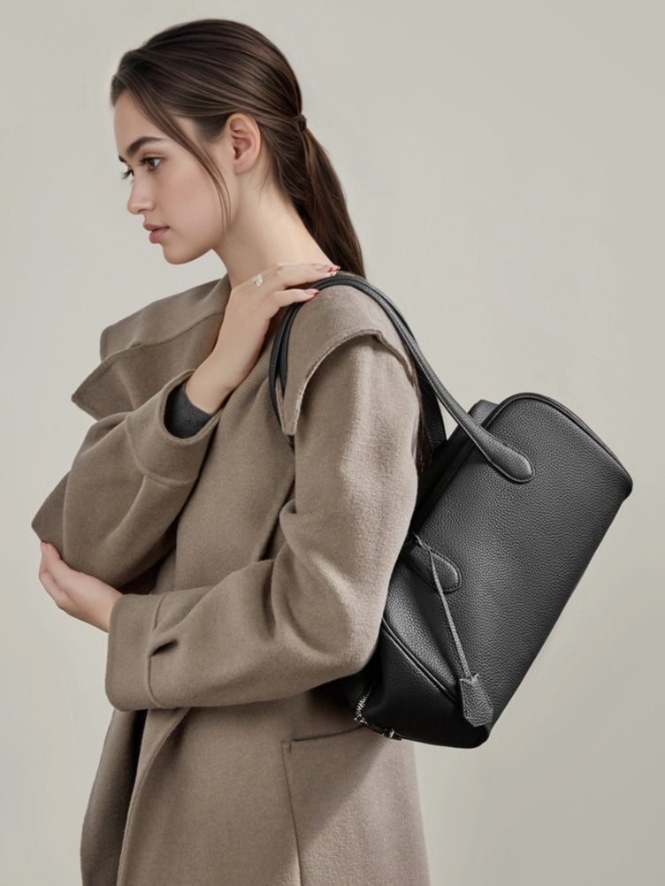 حقيبة مودرن إيست-ويست جلد طبيعي | حقيبة بولينغ بسيطة من جلد الحصى