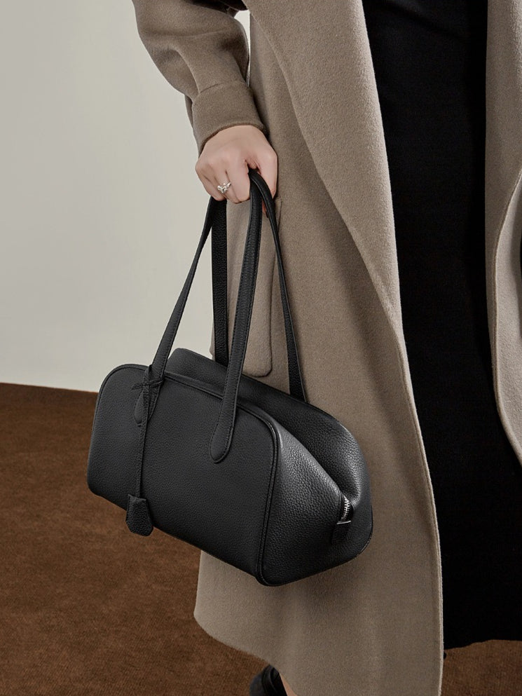 حقيبة مودرن إيست-ويست جلد طبيعي | حقيبة بولينغ بسيطة من جلد الحصى