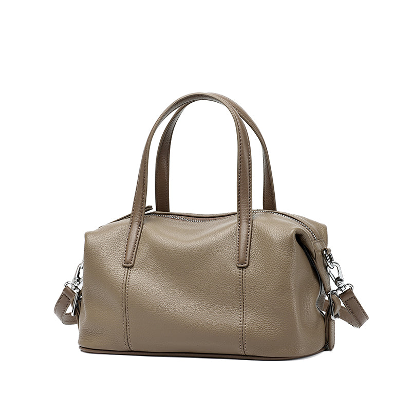 Borsa pochette a cuscino in vera pelle morbida dalla texture martellata