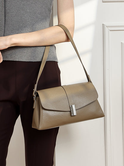 Borsa minimalista a spalla in vera pelle con fibbia H distintiva