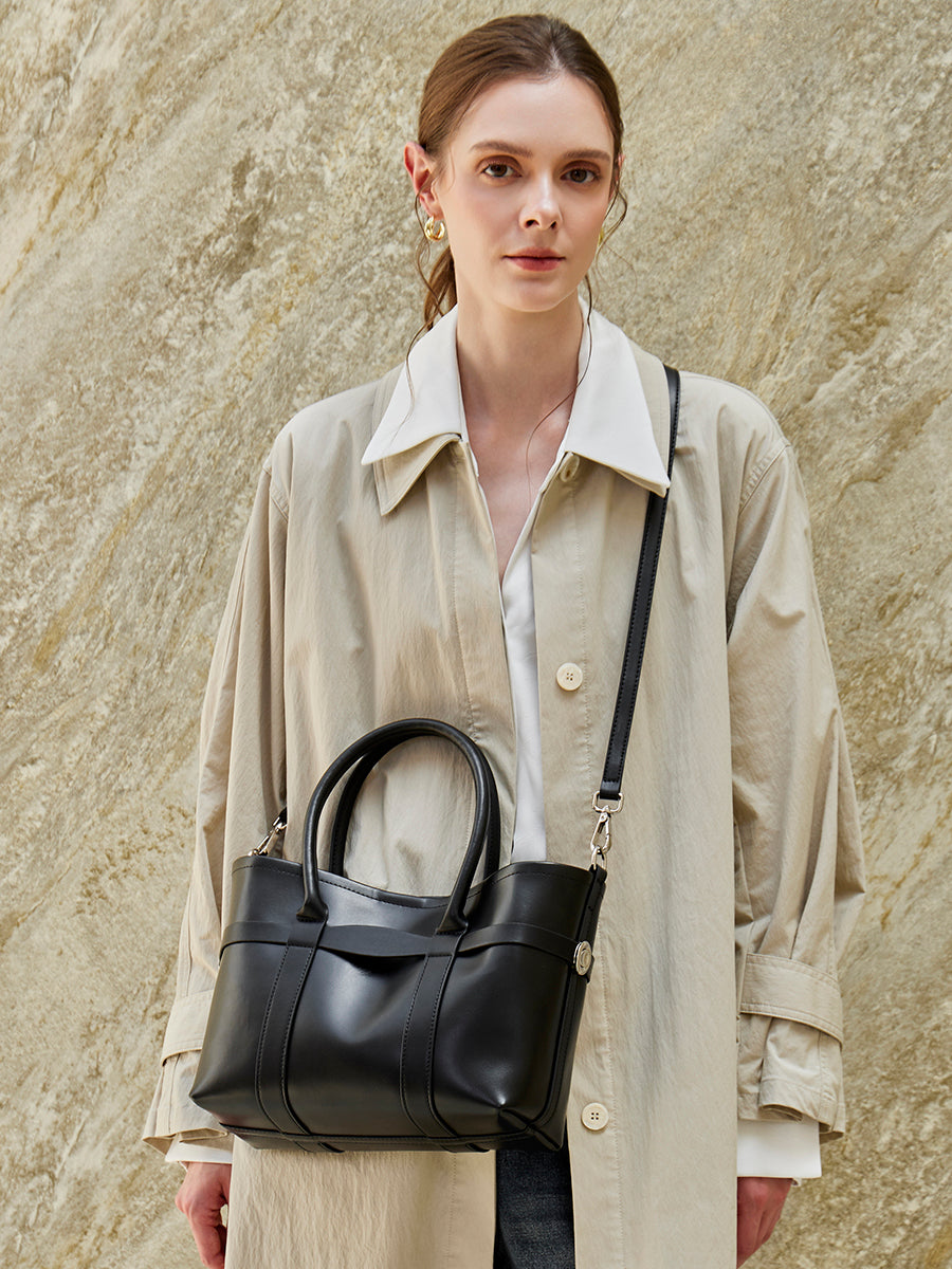 Ampia borsa tote a tracolla in pelle bovina semplice di lusso italiano
