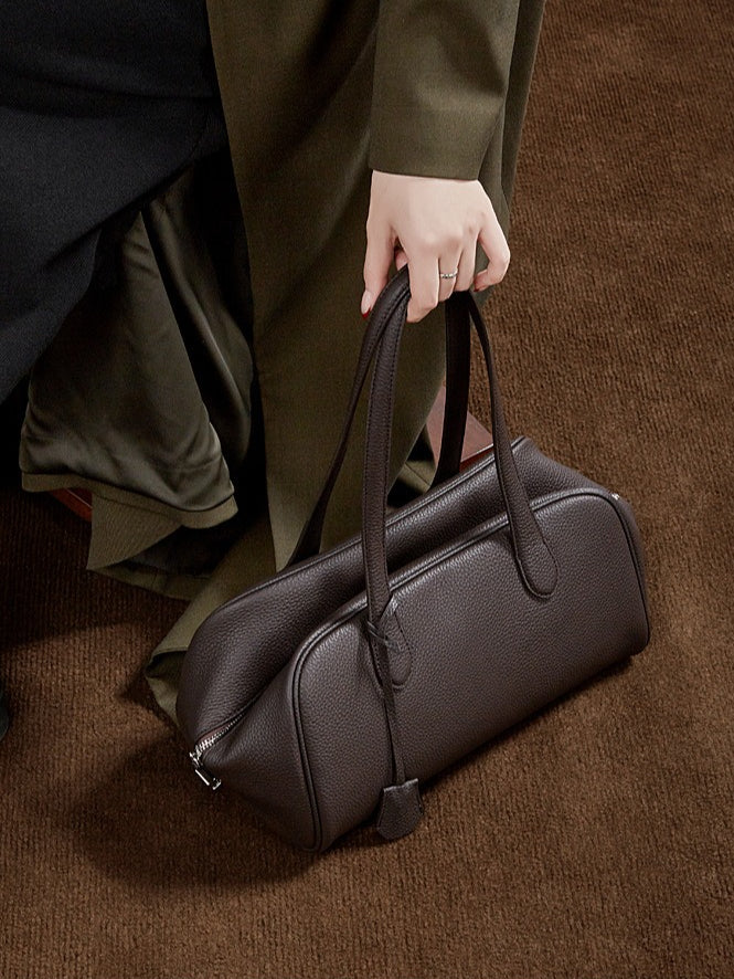 حقيبة مودرن إيست-ويست جلد طبيعي | حقيبة بولينغ بسيطة من جلد الحصى