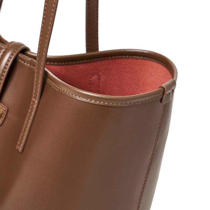 Set di ampie borse tote semplici in vera pelle, minimaliste, da spalla