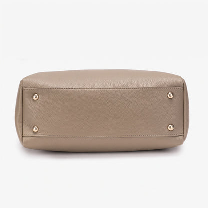 Borsa tote sofisticata e minimalista in ecopelle vegana martellata