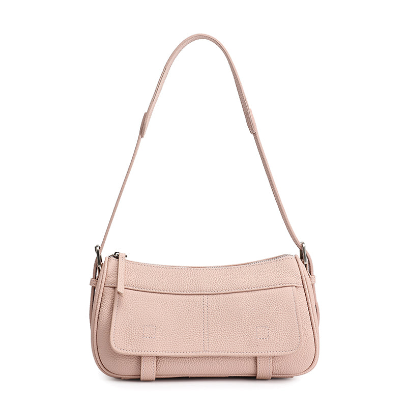 Borsa pochette baguette a patta in vera pelle martellata, dai toni delicati