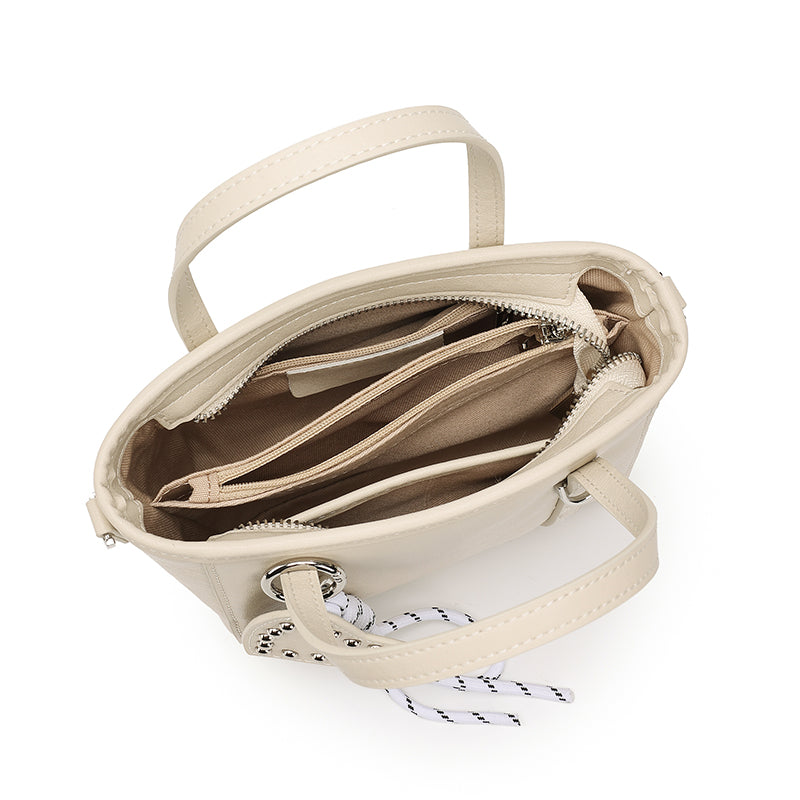 Mini tote a tracolla in vera pelle scolpita con distintivo cuore