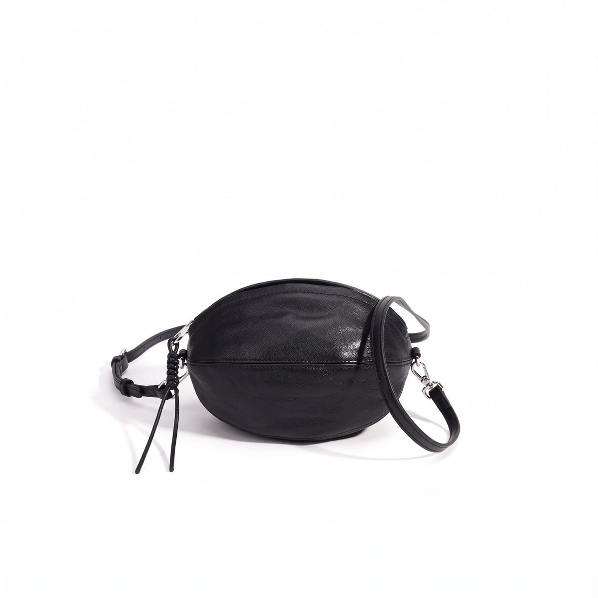 Moderne, geschmeidige ovale Rugby-Clutch aus echtem Lammleder