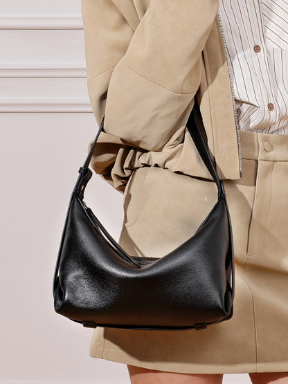 Legere, lässige Hobo-Clutch aus genarbtem echtem Leder  