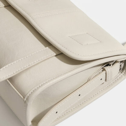Borsa a spalla e tracolla minimalista in vera pelle testurizzata con patta