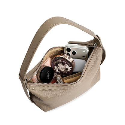 Legere, lässige Hobo-Clutch aus genarbtem echtem Leder  
