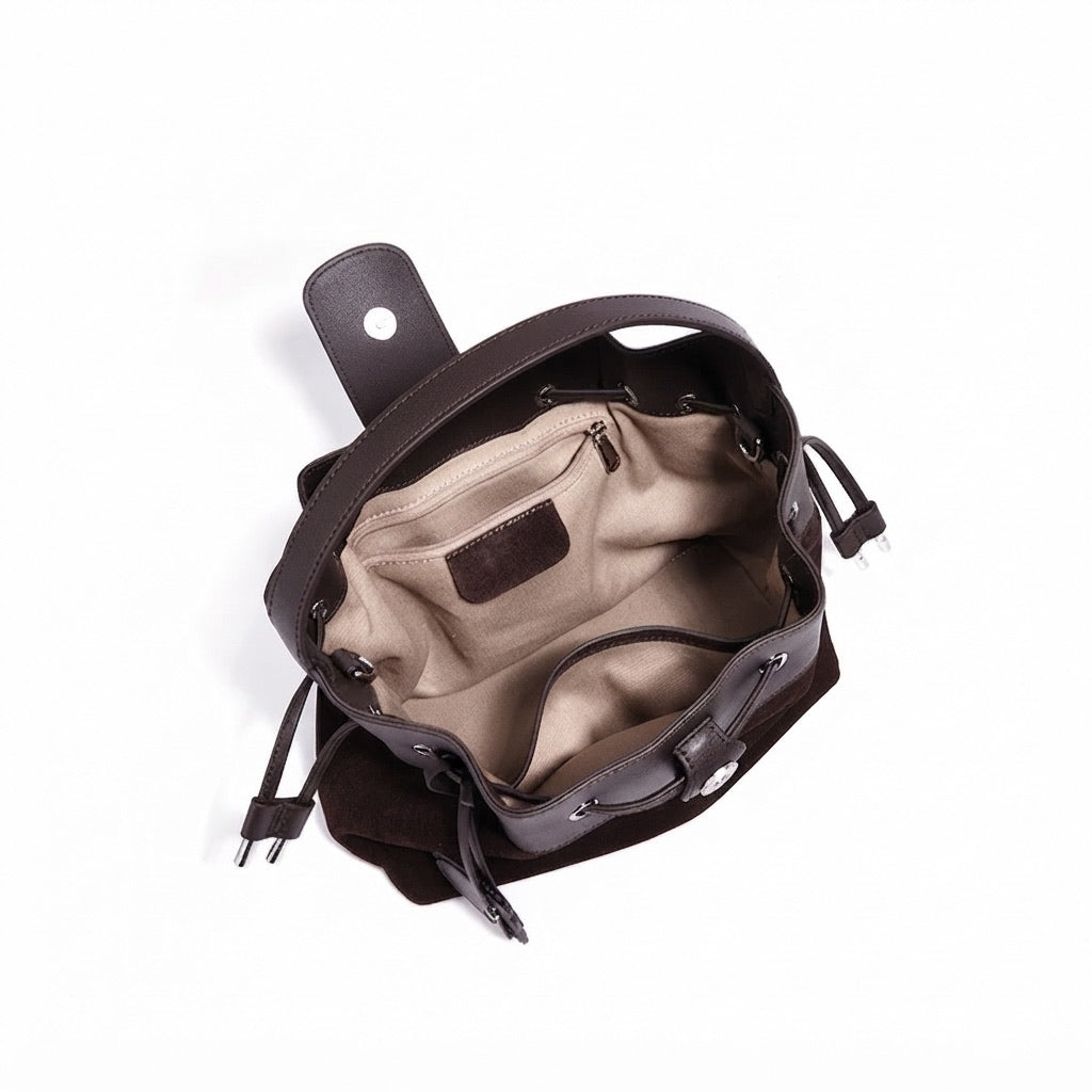 Sac seau chic en cuir suédé avec cordon de serrage et breloque cheval