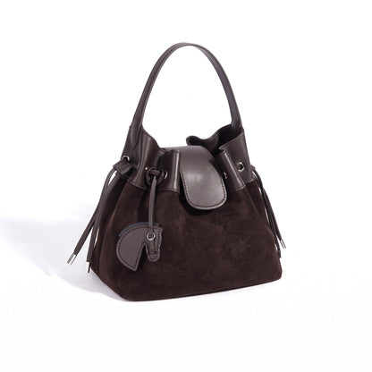 Sac seau chic en cuir suédé avec cordon de serrage et breloque cheval