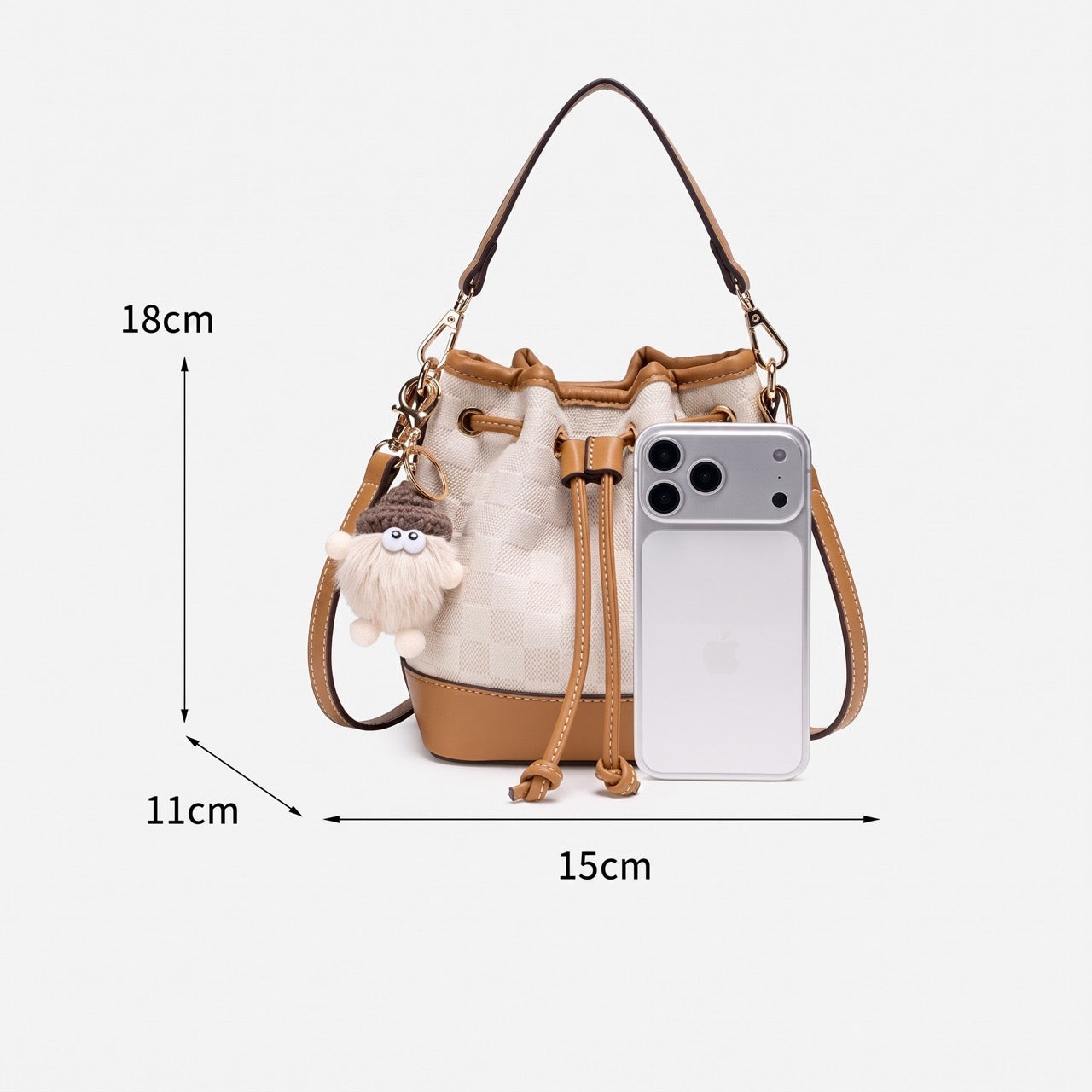 Vintage Schachbrettmuster vegane Eco-Leder Bucket Clutch Tasche mit flauschigem Charm