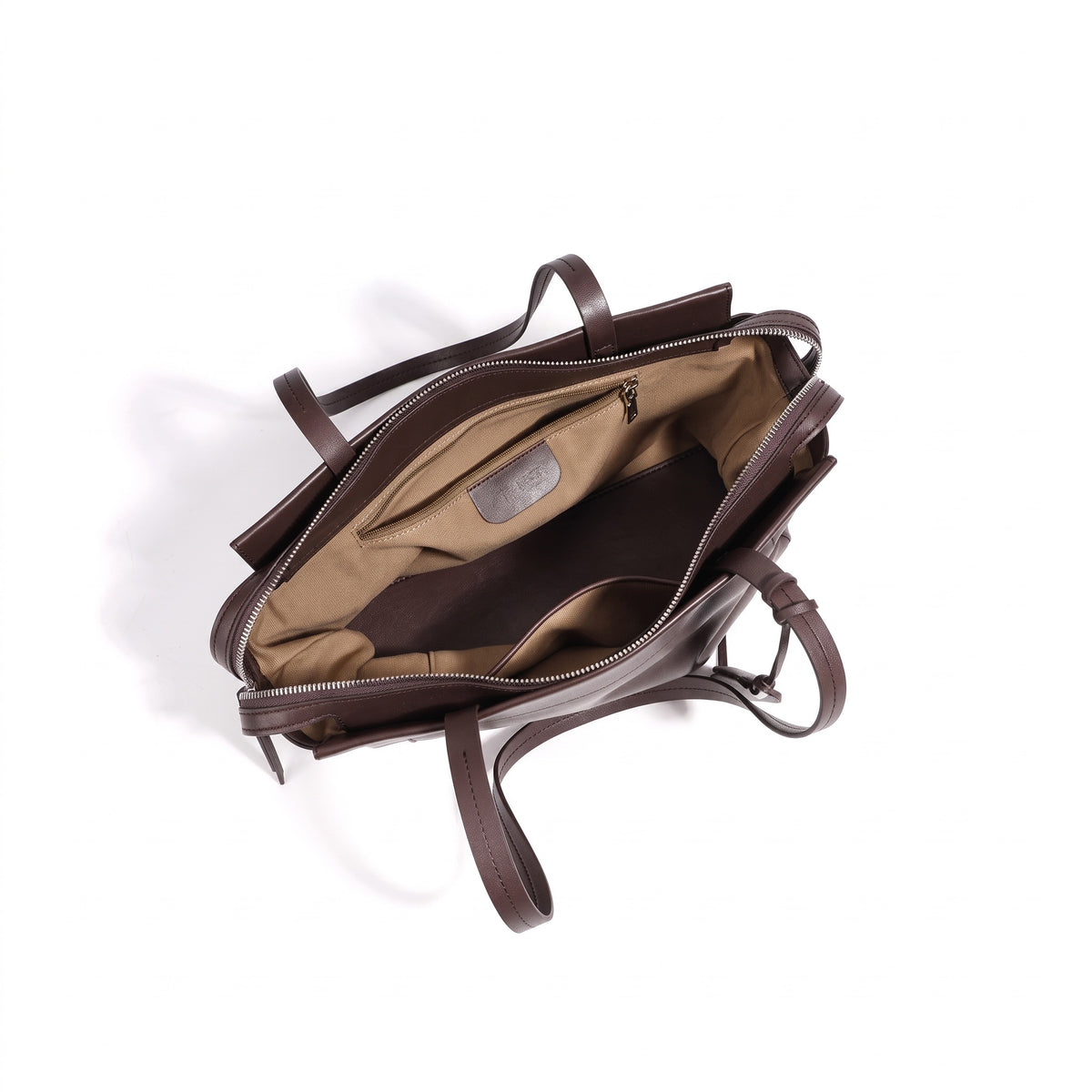 Zeitlose Clutch aus geschmeidigem Echtleder