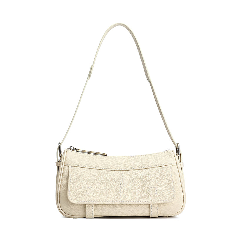 Borsa pochette baguette a patta in vera pelle martellata, dai toni delicati