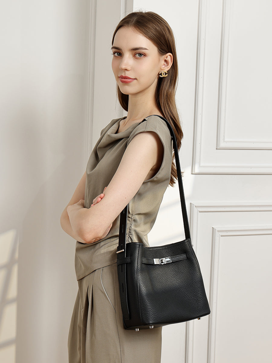 Borsa a secchiello senza tempo in vera pelle con hardware di lusso doppio D lucido