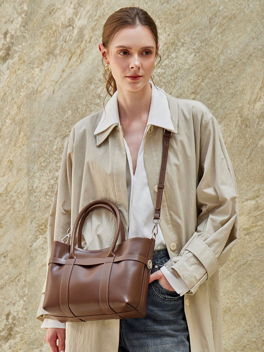 Ampia borsa tote a tracolla in pelle bovina semplice di lusso italiano