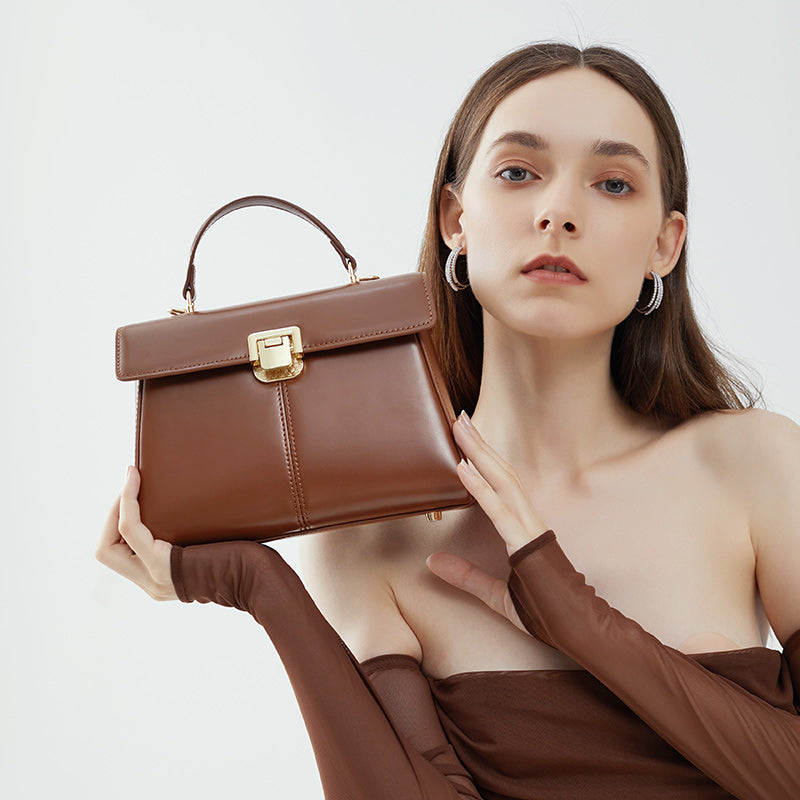 Borsa da donna in vera pelle con fibbia a ferro di cavallo