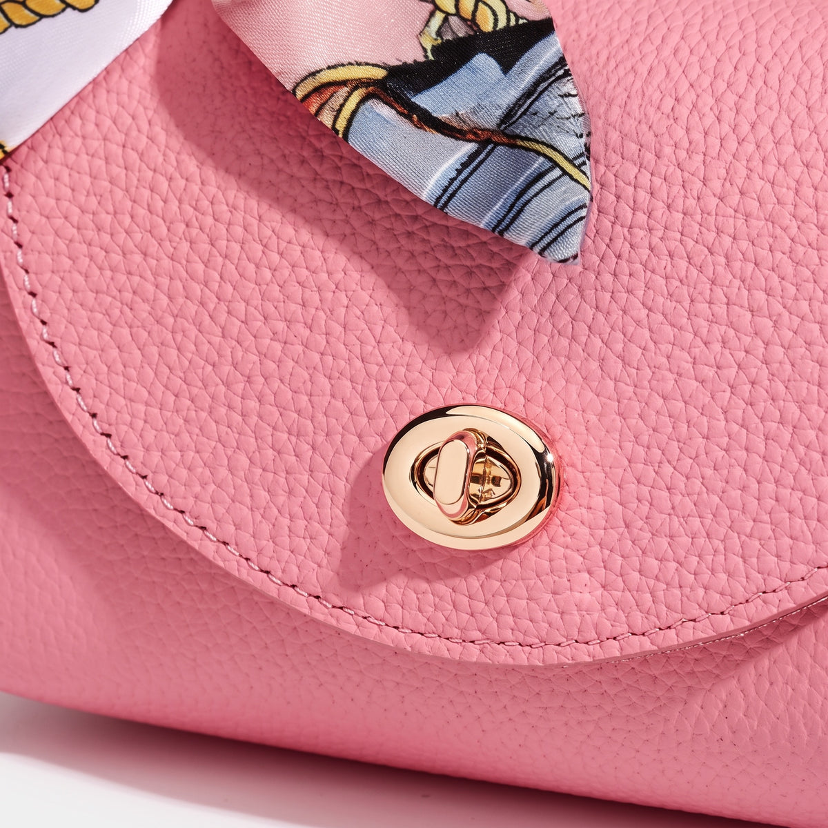 Borsa elegante retrò a spalla e tracolla in vera pelle con catena e foulard di seta