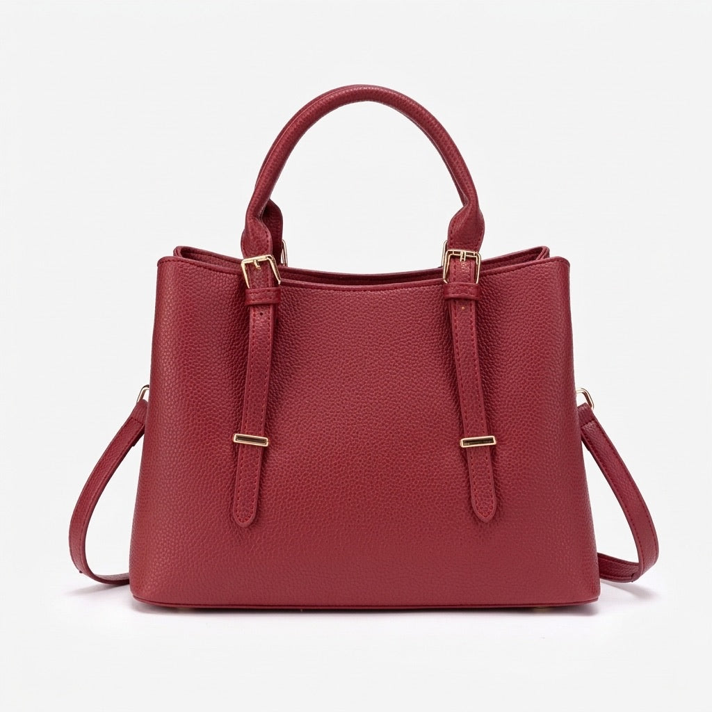 Bolso de mano tipo clutch de cuero vegano ecológico con textura granulada pulida y charm de oso de peluche  