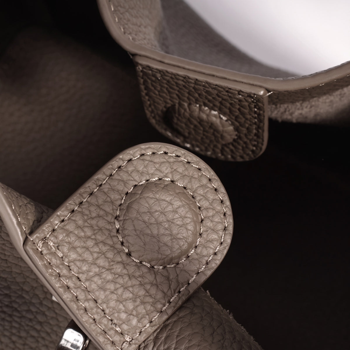 Geantă clutch mini tip găleată, casual, din piele naturală