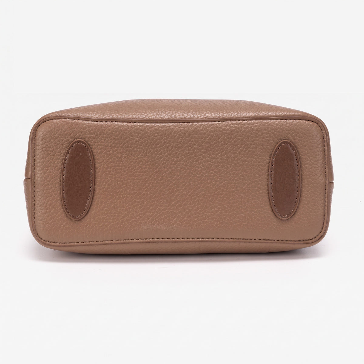 Pochette elegante marrone a tracolla in ecopelle vegana martellata