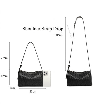 Minimalistische Baguette-Clutch aus gewebtem echtem Schafsleder  