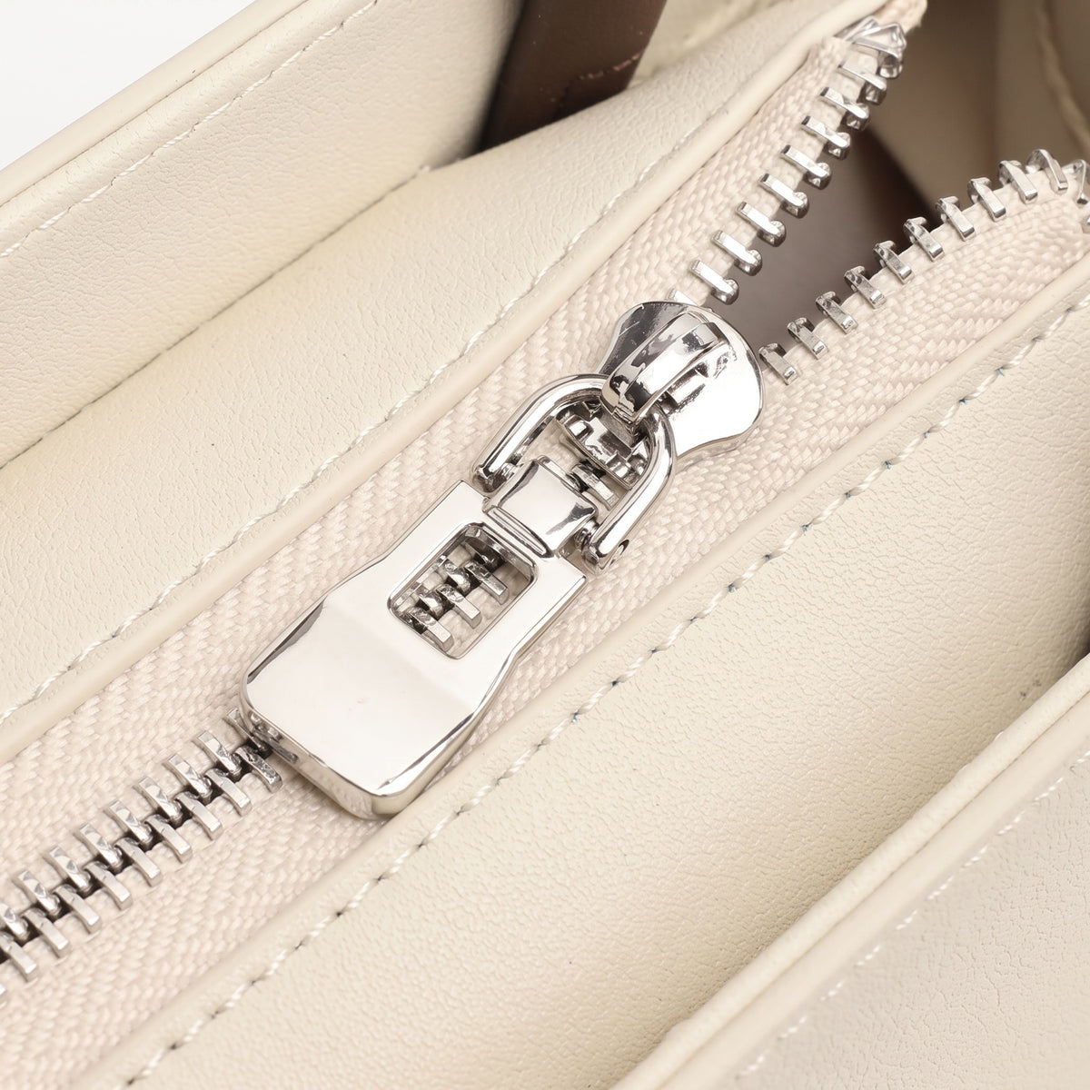 Elegante borsa Kelly a tracolla in vera pelle testurizzata