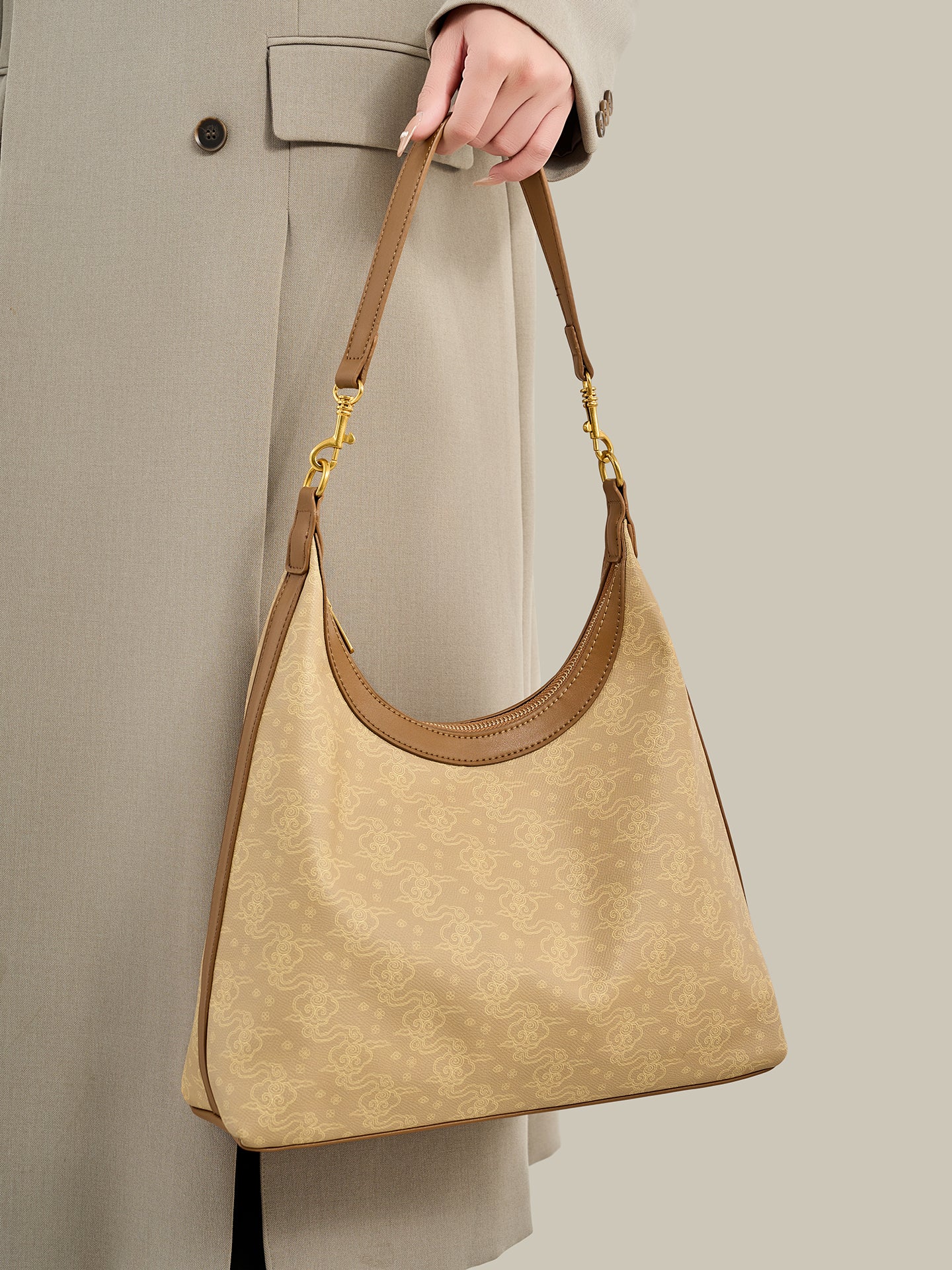 Exquisite Vintage Cloud Motif Vegan Eco-Leather Hobo Bag