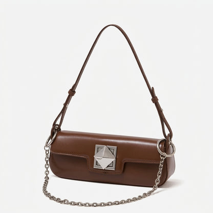 Bolso baguette minimalista de cuero genuino liso con hebilla plateada