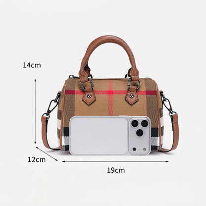 Sac pochette Boston emblématique en cuir écologique vegan à carreaux britanniques