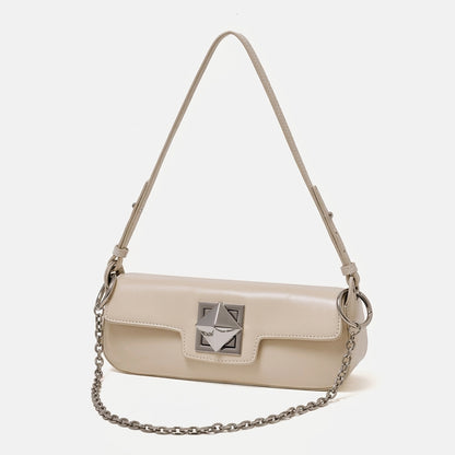 Bolso baguette minimalista de cuero genuino liso con hebilla plateada