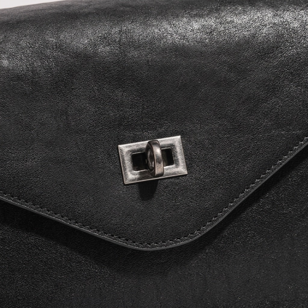 Pochette messenger retrò a busta geometrica in vera pelle