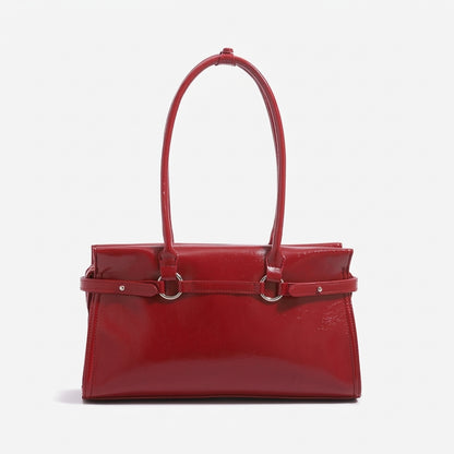 Vintage-Clutch aus glänzendem veganem Öko-Leder mit Herzanhänger