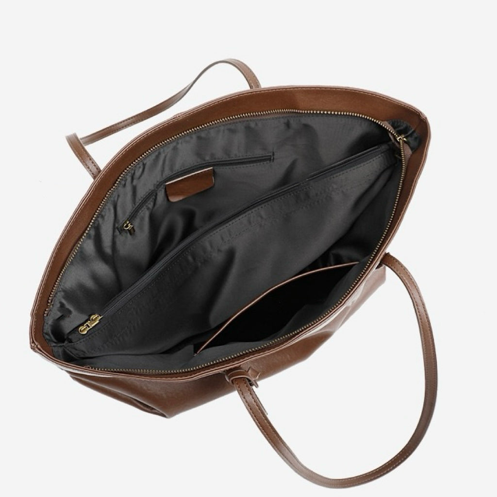 Beg Tangan Kulit Besar Vintage dengan Tag Bagasi Tandatangan