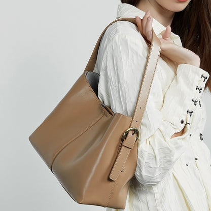 Große Umhängetasche aus echtem Leder für Damen – pflanzlich gegerbte Commuter Crossbody