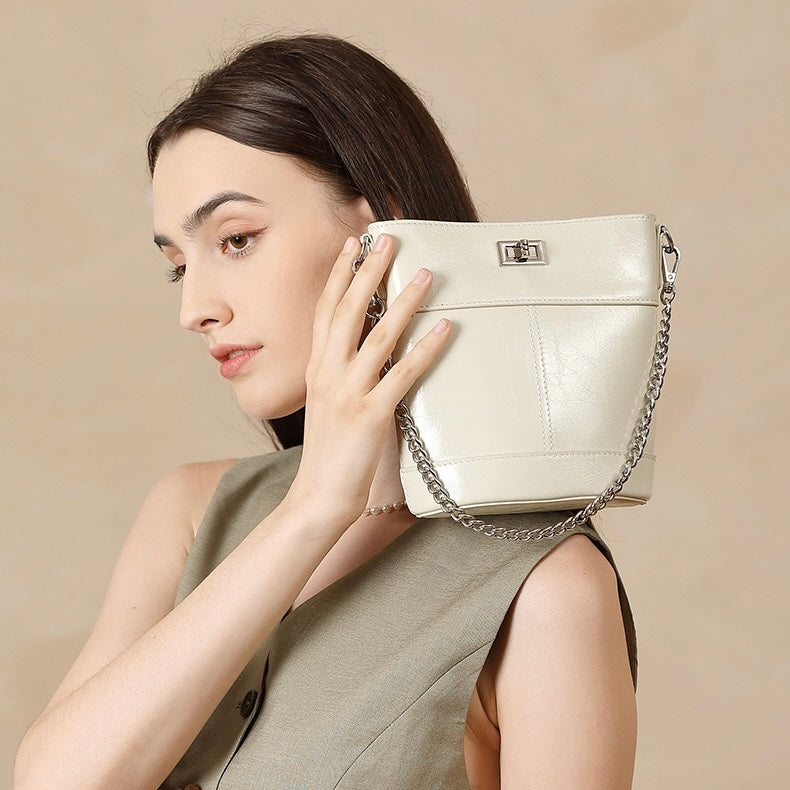 Luxuriöse Bucket Bag aus gewachstem Top-Grain-Leder für Damen